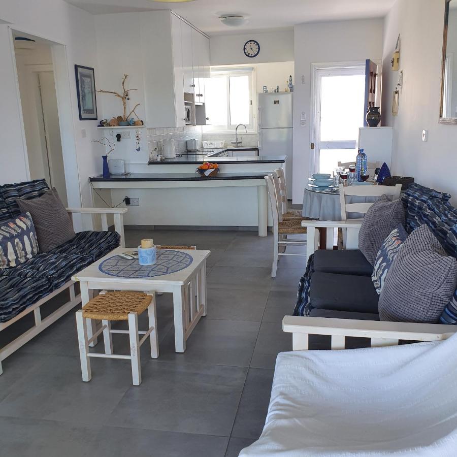 Latchi Ithaki, 2 Bedroom Penthouse Bagian luar foto
