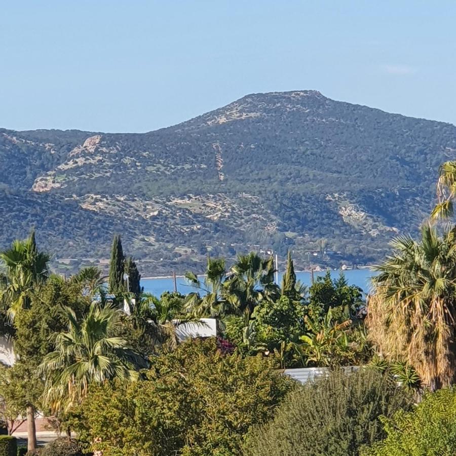 Latchi Ithaki, 2 Bedroom Penthouse Bagian luar foto