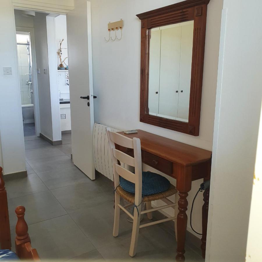 Latchi Ithaki, 2 Bedroom Penthouse Bagian luar foto